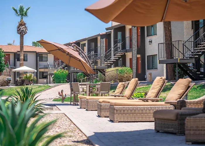 116 Fully Furnished 1br Suite-prime Location Apartment *